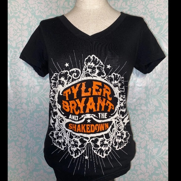 Tyler Bryant and the Shakedown T-Shirt - Picture 1 of 2